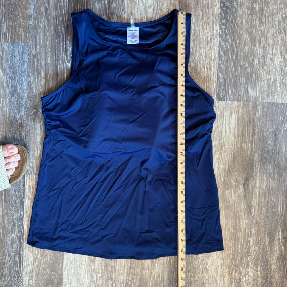 Like new Lands End modest tankini swim top. Sz 16 D cup - Picture 6 of 7